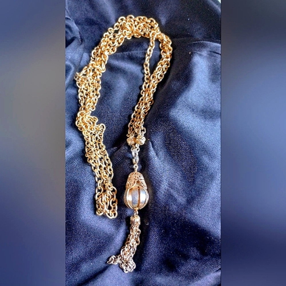 VintageAvon 2 piece 1972 Gold Tassel Necklace,and bracelet or extension set